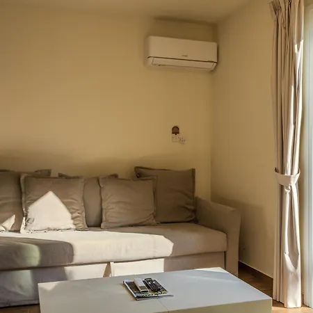 Apartment Danaos Seaside 002 With Pool In Tourist Area Paphos