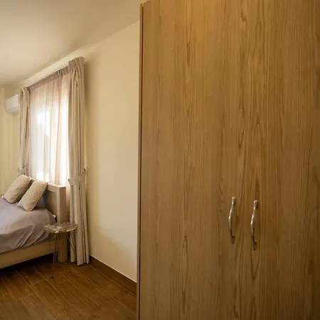 Danaos Seaside 002 With Pool In Tourist Area פאפוס