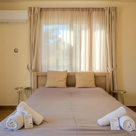 Apartment Danaos Seaside 002 With Pool In Tourist Area *