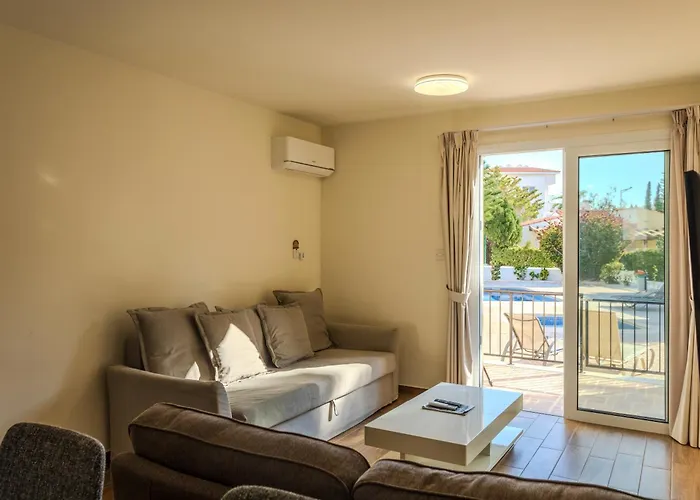 Danaos Seaside 002 With Pool In Tourist Area Daire Pafos