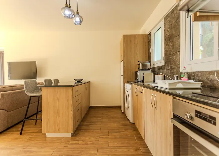 Danaos Seaside 002 With Pool In Tourist Area * Pafos