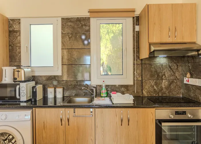 Danaos Seaside 002 With Pool In Tourist Area Daire Pafos