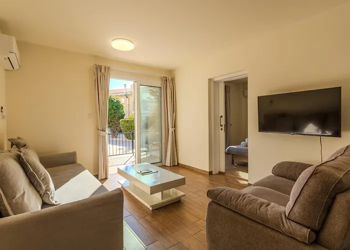 Danaos Seaside 002 With Pool In Tourist Area Pafos